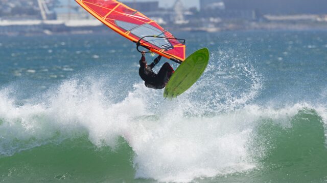 Aeronsports – Provides a range of high-quality boom products